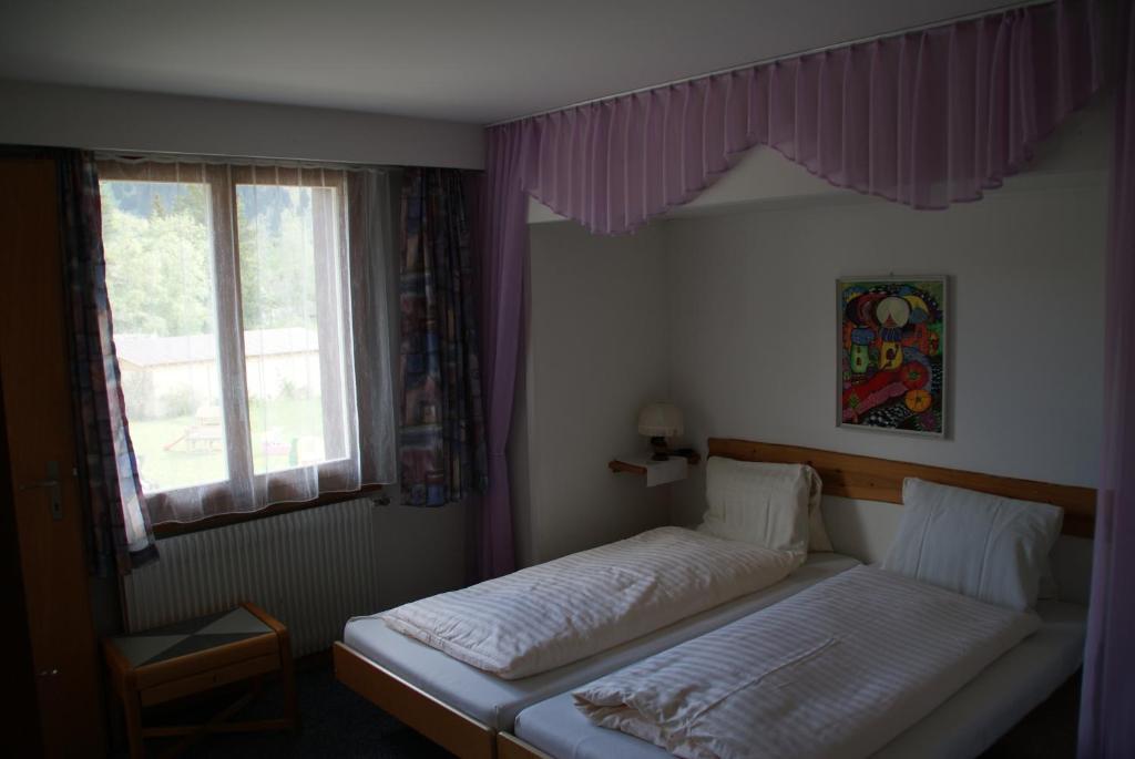 Hotel Pension Spycher Кандерстег Стая снимка